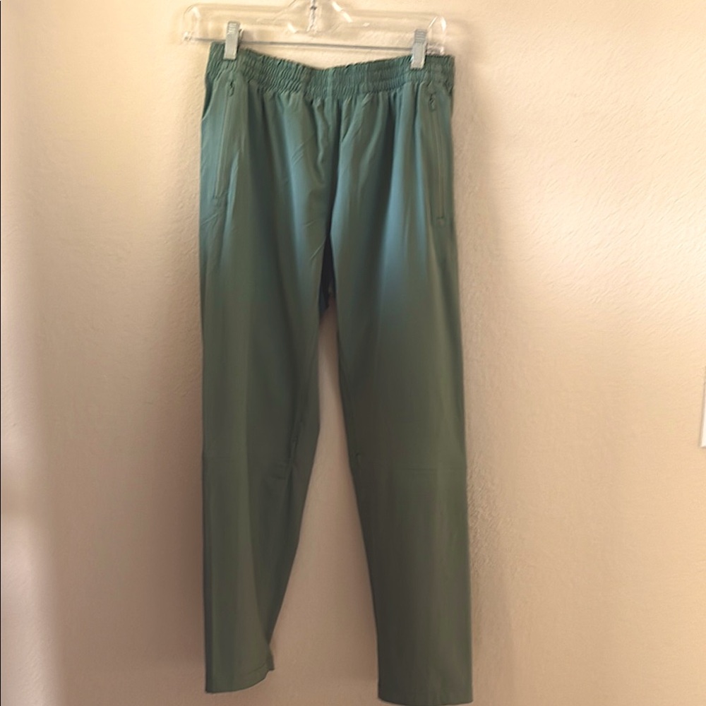 NWT Outdoor Voices 26" Zephyr Small Laurel Wreath Green
